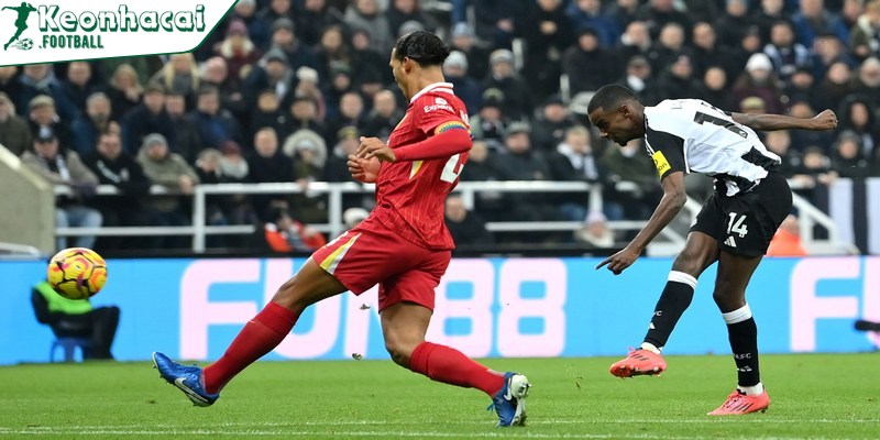Liverpool lại gieo sầu cho Newcastle, fan “Chích chòe” nghẹn ngào! 2 Cuộc chạm trán giữa Liverpool và Newcastle